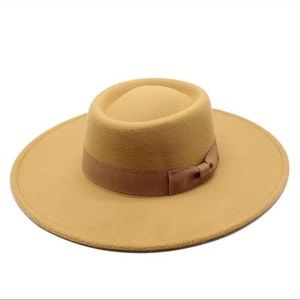 NWOT Flat Brim Panama Hat with Contrast
